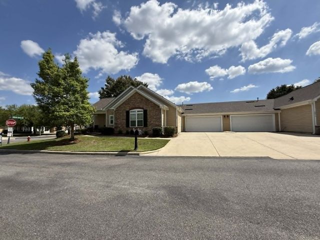 302-1 Hidden Creek Circle, Dothan, AL 36301