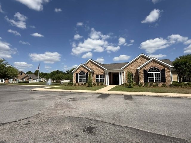 302-1 Hidden Creek Circle, Dothan, AL 36301
