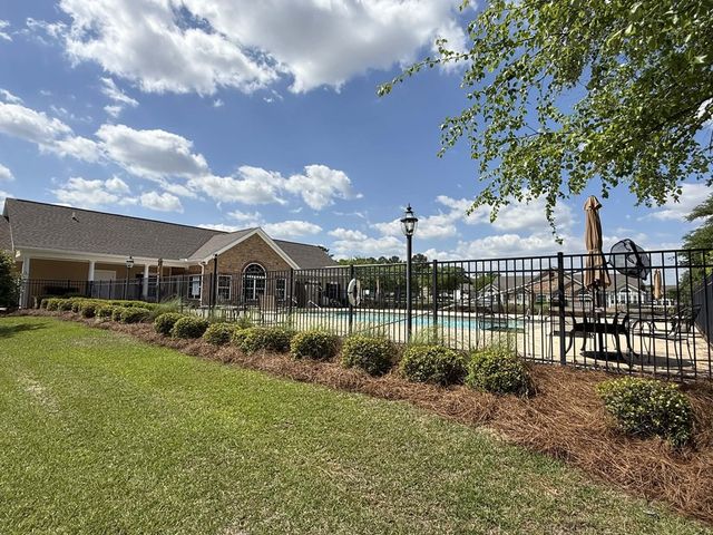302-1 Hidden Creek Circle, Dothan, AL 36301