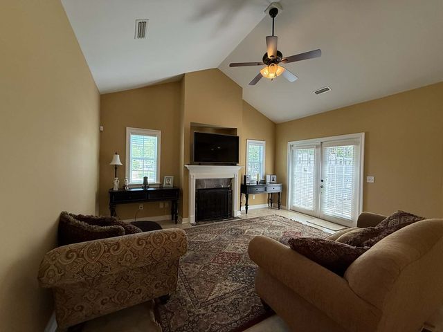 302-1 Hidden Creek Circle, Dothan, AL 36301