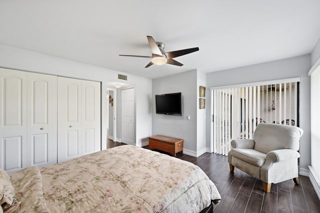 5550 Coach House Circle B, Boca Raton, FL 33486