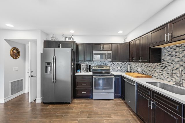 5550 Coach House Circle B, Boca Raton, FL 33486