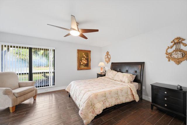 5550 Coach House Circle B, Boca Raton, FL 33486