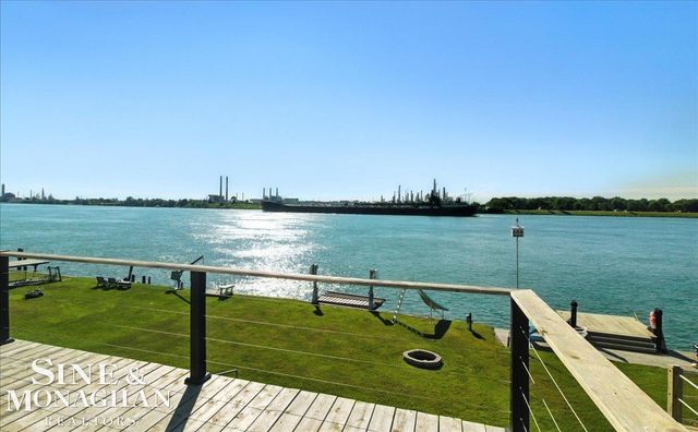 69 Gratiot Boulevard, Marysville, MI 48040