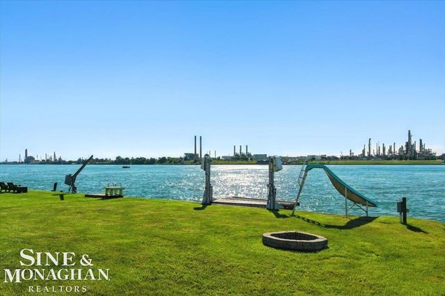 69 Gratiot Boulevard, Marysville, MI 48040