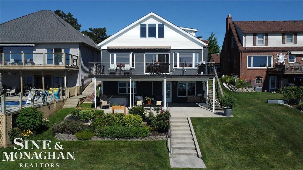 69 Gratiot Boulevard, Marysville, MI 48040