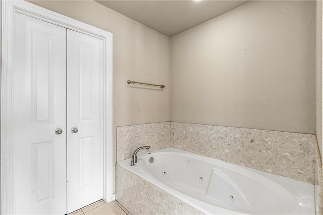 685 N Rupple Road, Fayetteville, AR 72704