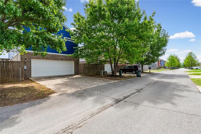 685 N Rupple Road, Fayetteville, AR 72704