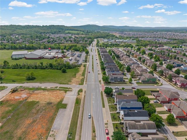 685 N Rupple Road, Fayetteville, AR 72704