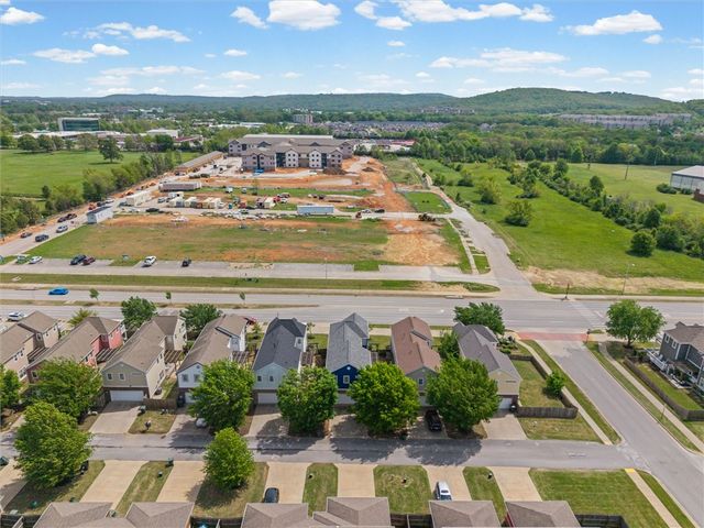 685 N Rupple Road, Fayetteville, AR 72704