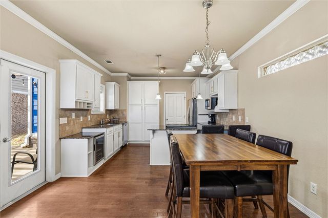 685 N Rupple Road, Fayetteville, AR 72704