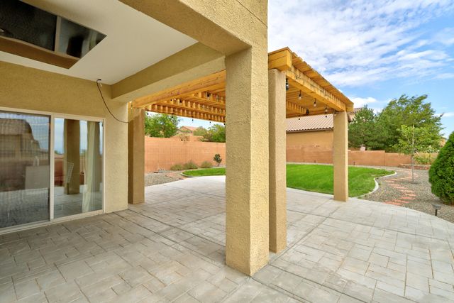 502 LOMA LINDA Court NE, Rio Rancho, NM 87124