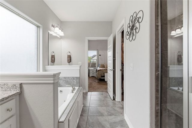 2015 W Broadway Place, Rogers, AR 72758