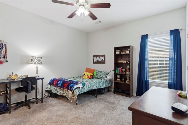2015 W Broadway Place, Rogers, AR 72758