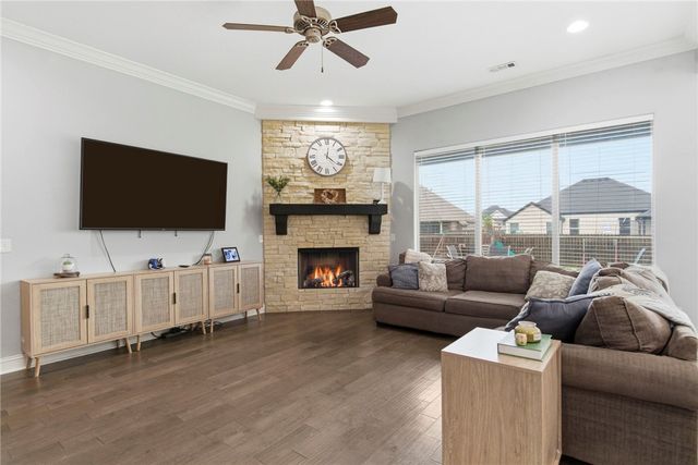 2015 W Broadway Place, Rogers, AR 72758