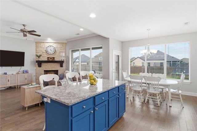 2015 W Broadway Place, Rogers, AR 72758