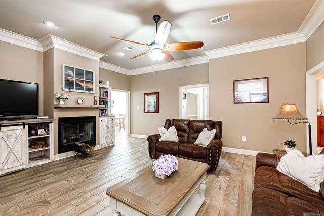 32810 Poplar Ct, Denham Springs, LA 70706