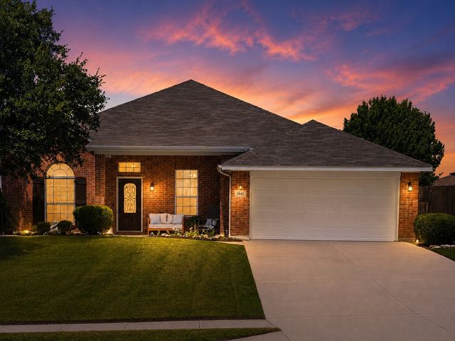 5845 Lamb Creek Drive, Fort Worth, TX 76179
