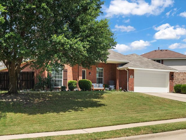 5845 Lamb Creek Drive, Fort Worth, TX 76179