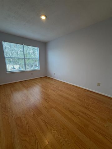 7915 Dairy View Lane, Houston, TX 77072