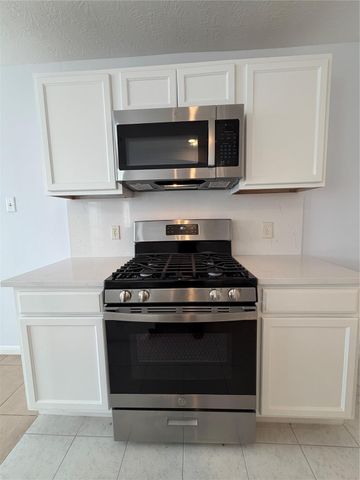 7915 Dairy View Lane, Houston, TX 77072