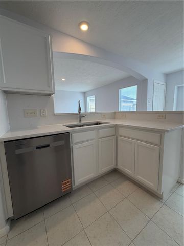 7915 Dairy View Lane, Houston, TX 77072