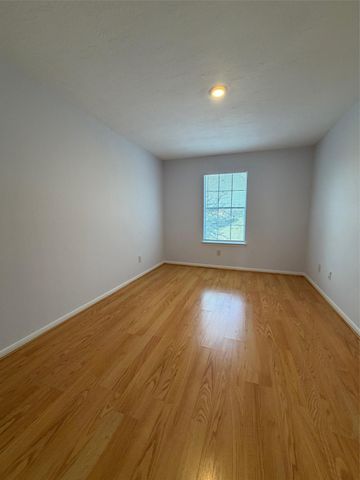 7915 Dairy View Lane, Houston, TX 77072