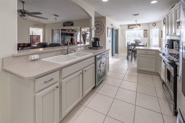 15831 SW 16TH AVENUE ROAD, Ocala, FL 34473