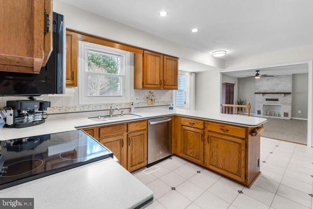 8009 FRONTIER DR, Severn, MD 21144