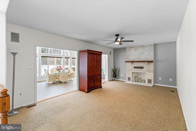 8009 FRONTIER DR, Severn, MD 21144