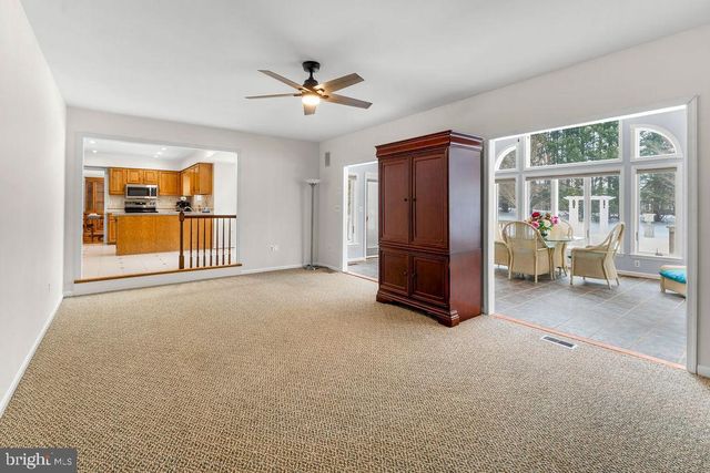 8009 FRONTIER DR, Severn, MD 21144