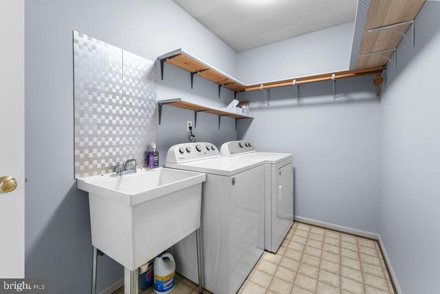 8009 FRONTIER DR, Severn, MD 21144