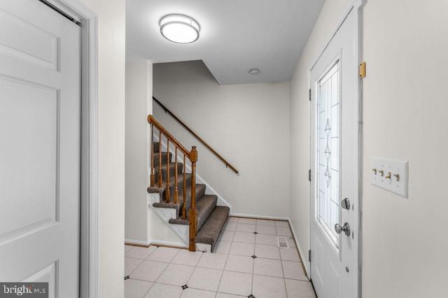 8009 FRONTIER DR, Severn, MD 21144