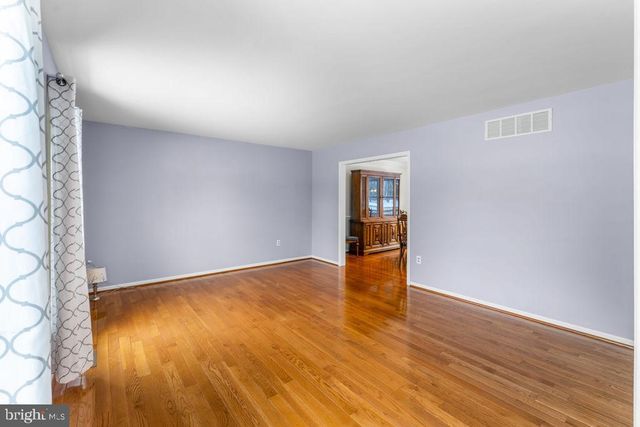 8009 FRONTIER DR, Severn, MD 21144