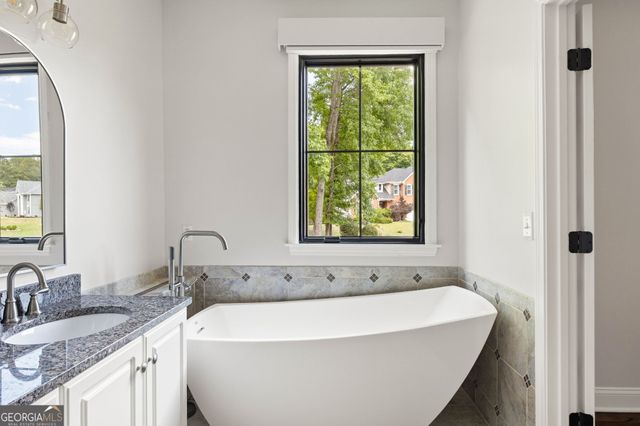 390 Shady River Trace, Roswell, GA 30076