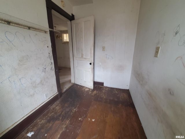 1031 10TH Avenue, Rock Island, IL 61201