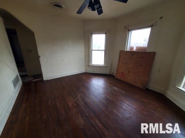 1031 10TH Avenue, Rock Island, IL 61201