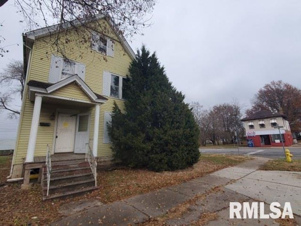 1031 10TH Avenue, Rock Island, IL 61201