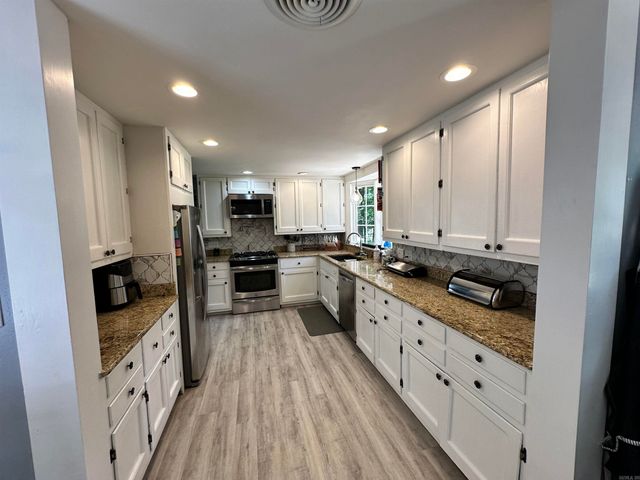 941 Highland Circle, Magnolia, AR 71753