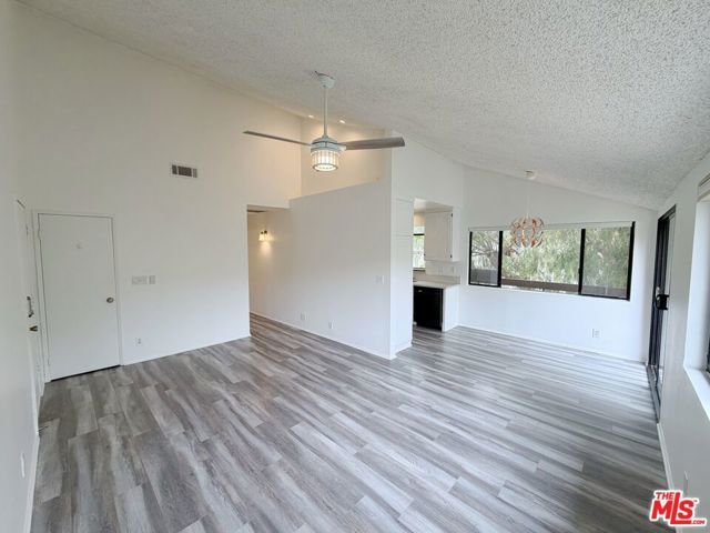 18146 American Beauty Drive 1050, Santa Clarita, CA 91387