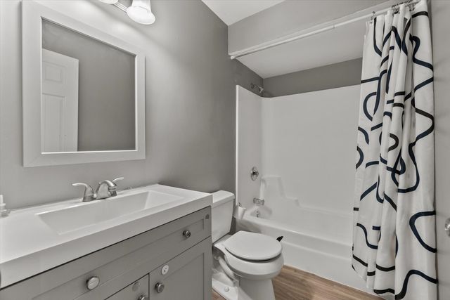 218 Madison Street 1C, Joliet, IL 60435