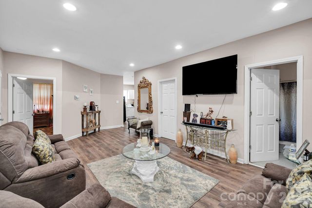 309 S Highland Street, Gastonia, NC 28052