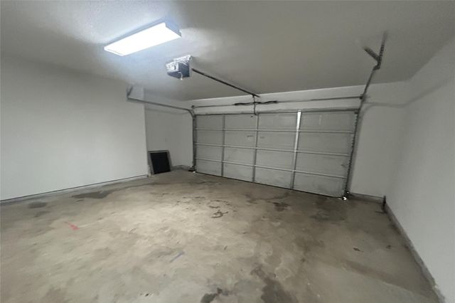 214 N 3rd Street, Sealy, TX 77474