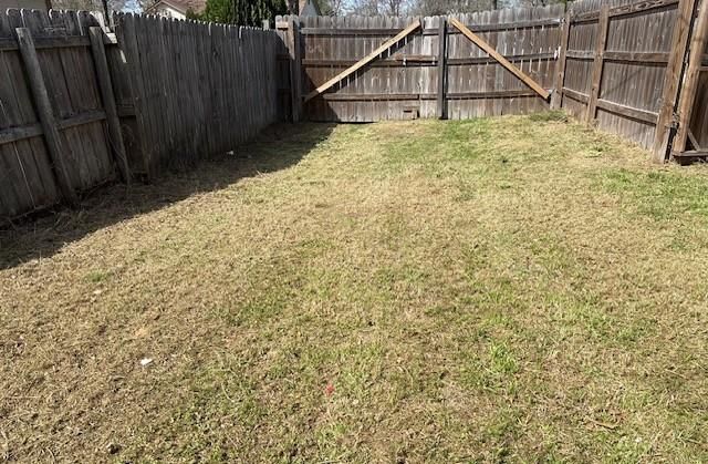 214 N 3rd Street, Sealy, TX 77474