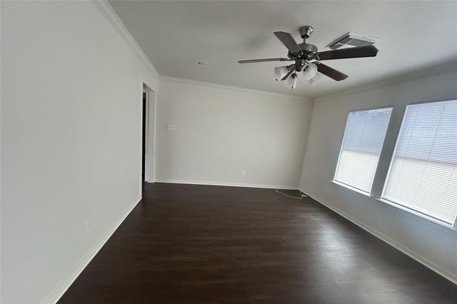 214 N 3rd Street, Sealy, TX 77474