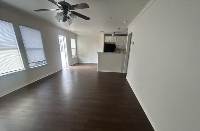 214 N 3rd Street, Sealy, TX 77474