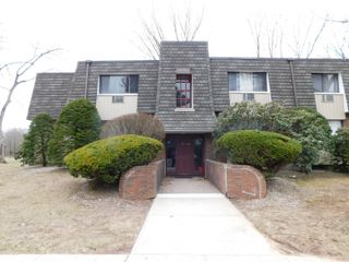 98 High Path Road 98, Windsor, CT 06095