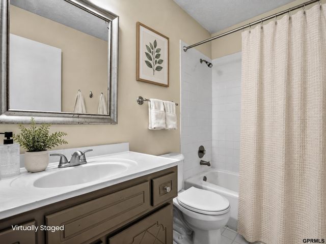 15919 Martha Circle, Omaha, NE 68130