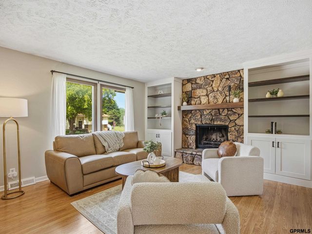 15919 Martha Circle, Omaha, NE 68130