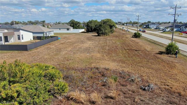 2843 Embers PKWY W, Cape Coral, FL 33993